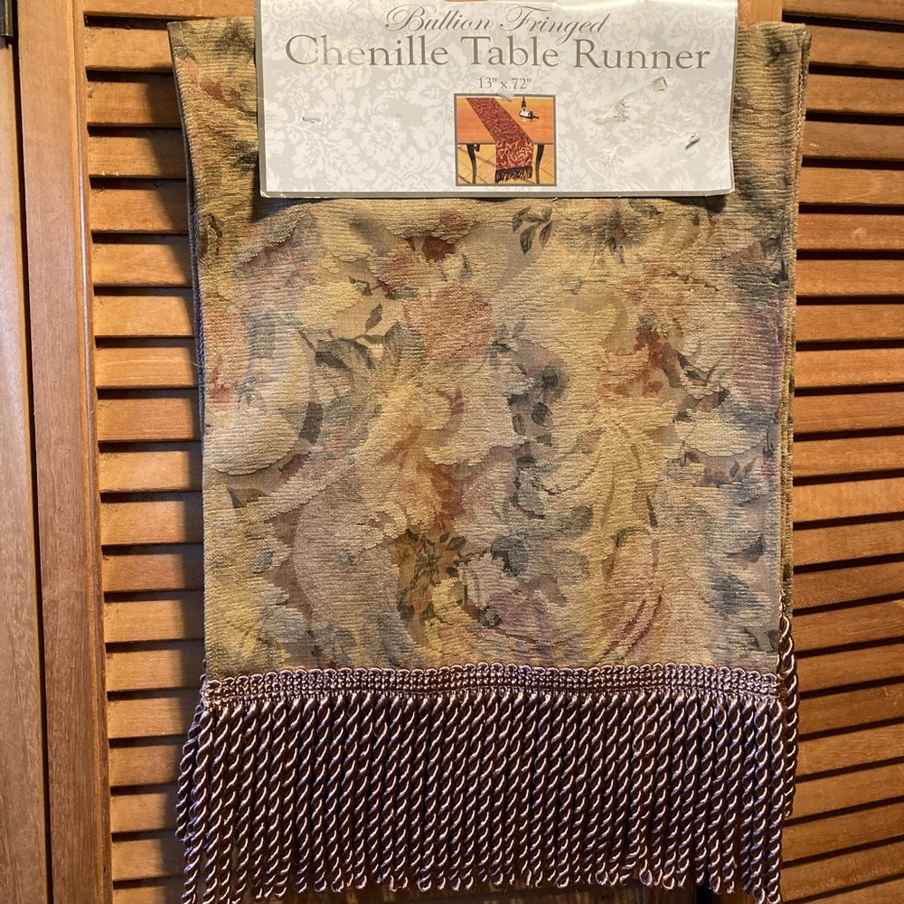 Home Fashion Chenille Fringed Table Runner